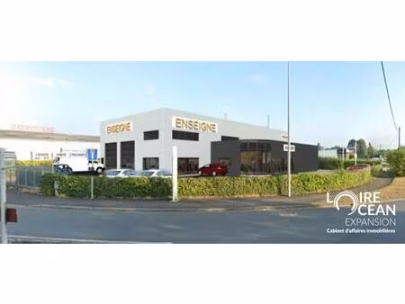 location commerce 251 m²