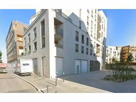 location commerce 280 m²