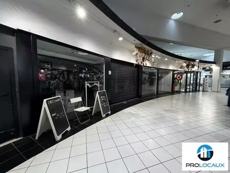 location commerce 157 m²