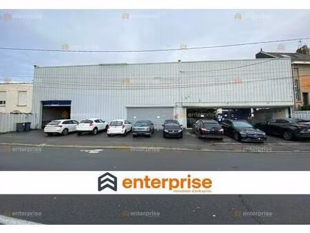 location commerce 2 350 m²