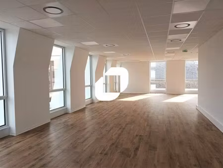 location commerce villeneuve d ascq 59650 140m² à 298m²