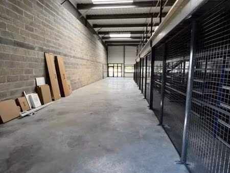 location local d’activités la meziere 35520 295m²