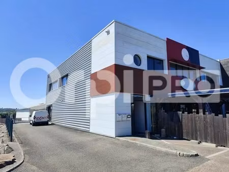 location bureaux 251 m²