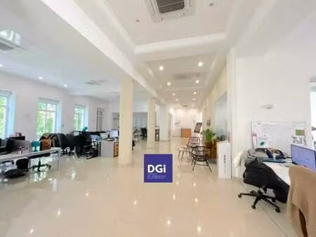 location bureaux 250 m² à 500 m²