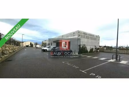 location commerce 148 m²