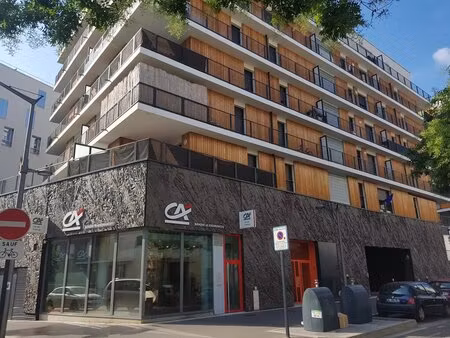 location commerce cergy 95800 119m²