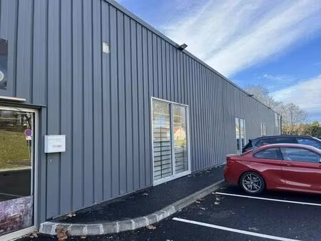 location local d'activités 1 300 m²