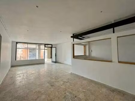 location commerce frejus 83600 100m²