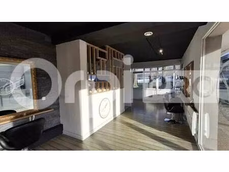 location commerce 81 m²