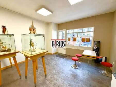 location commerce hyeres 83400 60m²