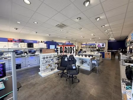 location commerce la garde 83130 198m²