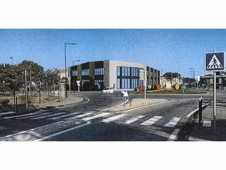 location commerce orange 84100 150m²