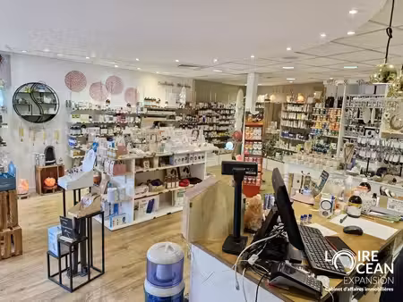 location bureaux pornic 44210 98m²
