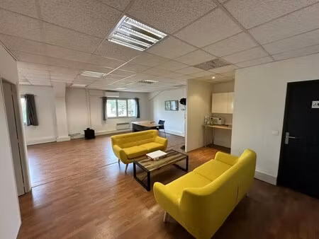 location commerce 88 m²