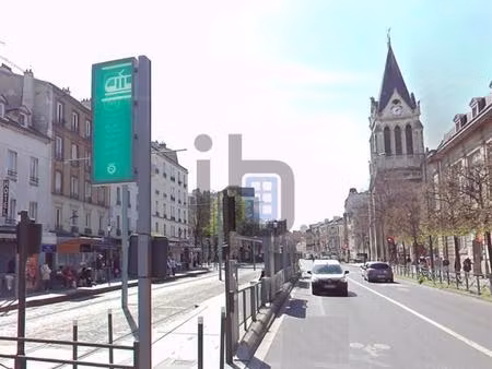 location commerce saint denis 93200 148m²
