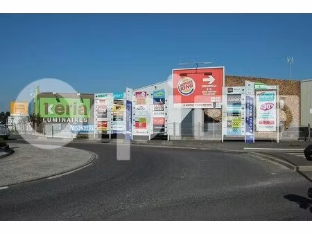 location commerce 224 m²