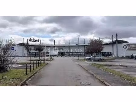 location commerce sainte marguerite 88100 607m²