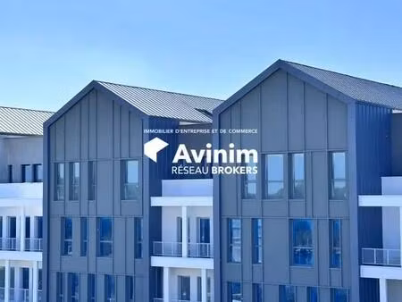 location commerce 247 m²