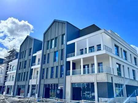 location commerce serris 77700 128m² à 2633m²