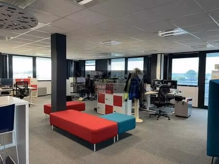 location bureaux 353 m² à 6 034 m²