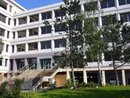 location bureaux 240 m² à 8 408 m²