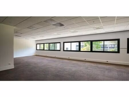 location bureaux 28 m² à 524 m²