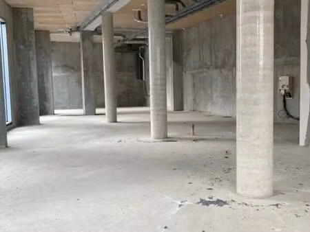 location commerce 203 m²