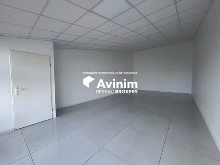 location commerce 47 m²