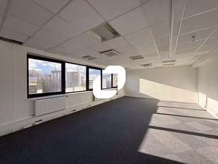 location bureaux 100 m² à 1 772 m²
