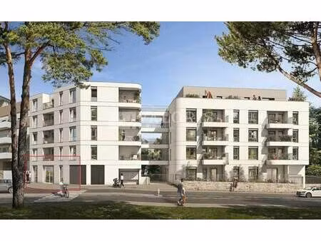 location commerce 99 m²