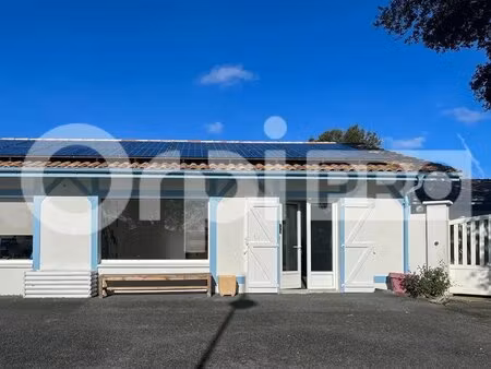 location commerce leon 40550 49m²
