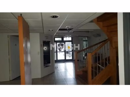 location commerce 120 m²