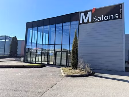 location commerce 556 m²