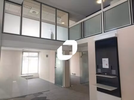 location commerce montigny le bretonneux 78180 221m²