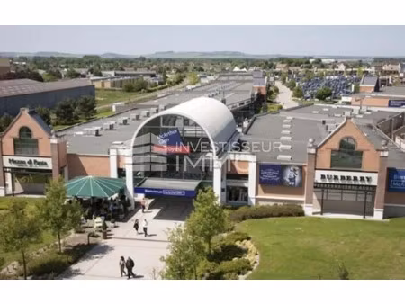 location commerce 164 m²