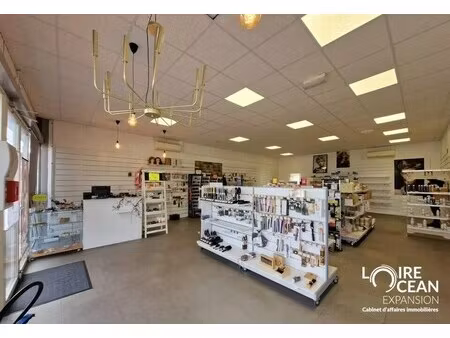 location commerce 119 m²