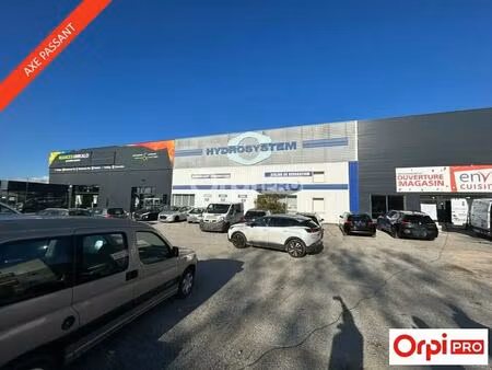 location commerce 579 m²