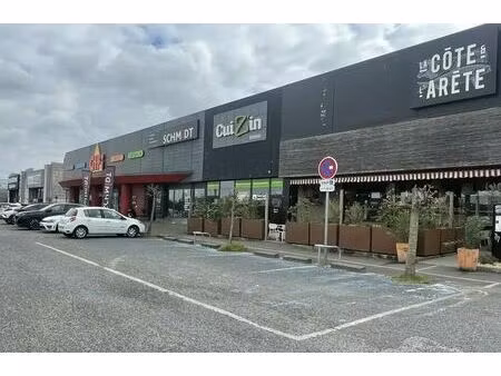 location commerce 427 m²