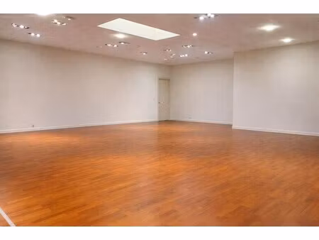 location local d’activités vannes 56000 498m²