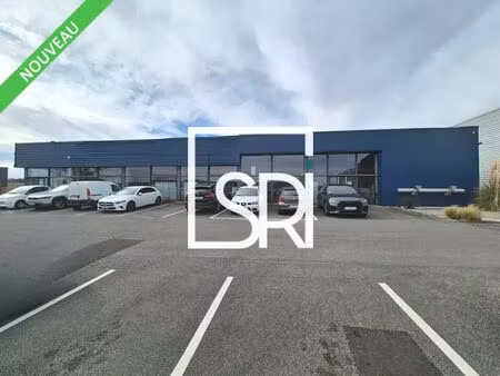 location commerce 695 m²