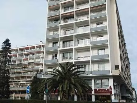 location commerce 120 m²