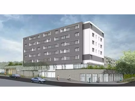 location commerce 123 m²