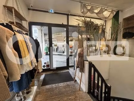 location commerce 52 m²