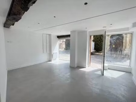 location commerce draguignan 83300 45m²