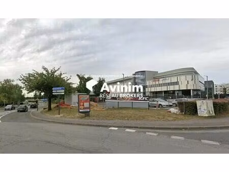 location commerce 305 m²