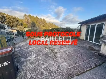 location commerce grasse 06130 45m²