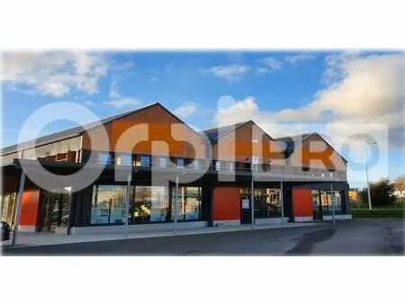 location commerce 178 m²