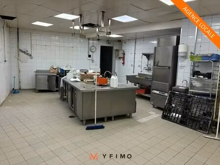 location commerce les mureaux 78130 320m²