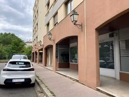 location commerce lyon 69005 120m²
