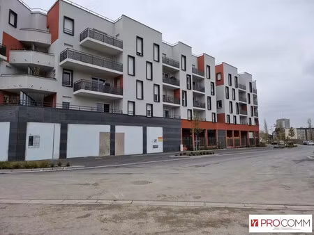 location commerce 120 m²